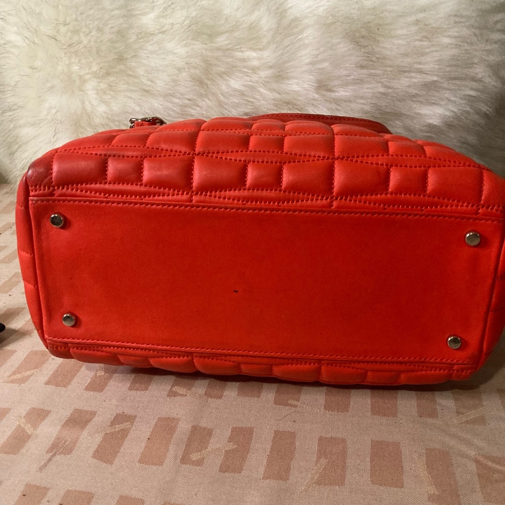 Kate Spade Ruby Red Orange chain Detail Bubble Quilted Leather hand Bag - Picture 10 of 17